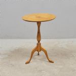 1467 7311 PEDESTAL TABLE